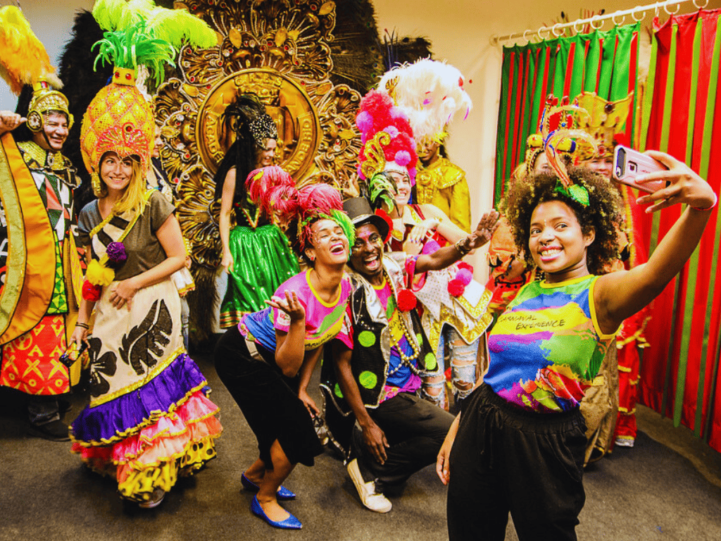 Tour Regular: Passeio nos Bastidores do Carnaval Carioca na Cidade do Samba